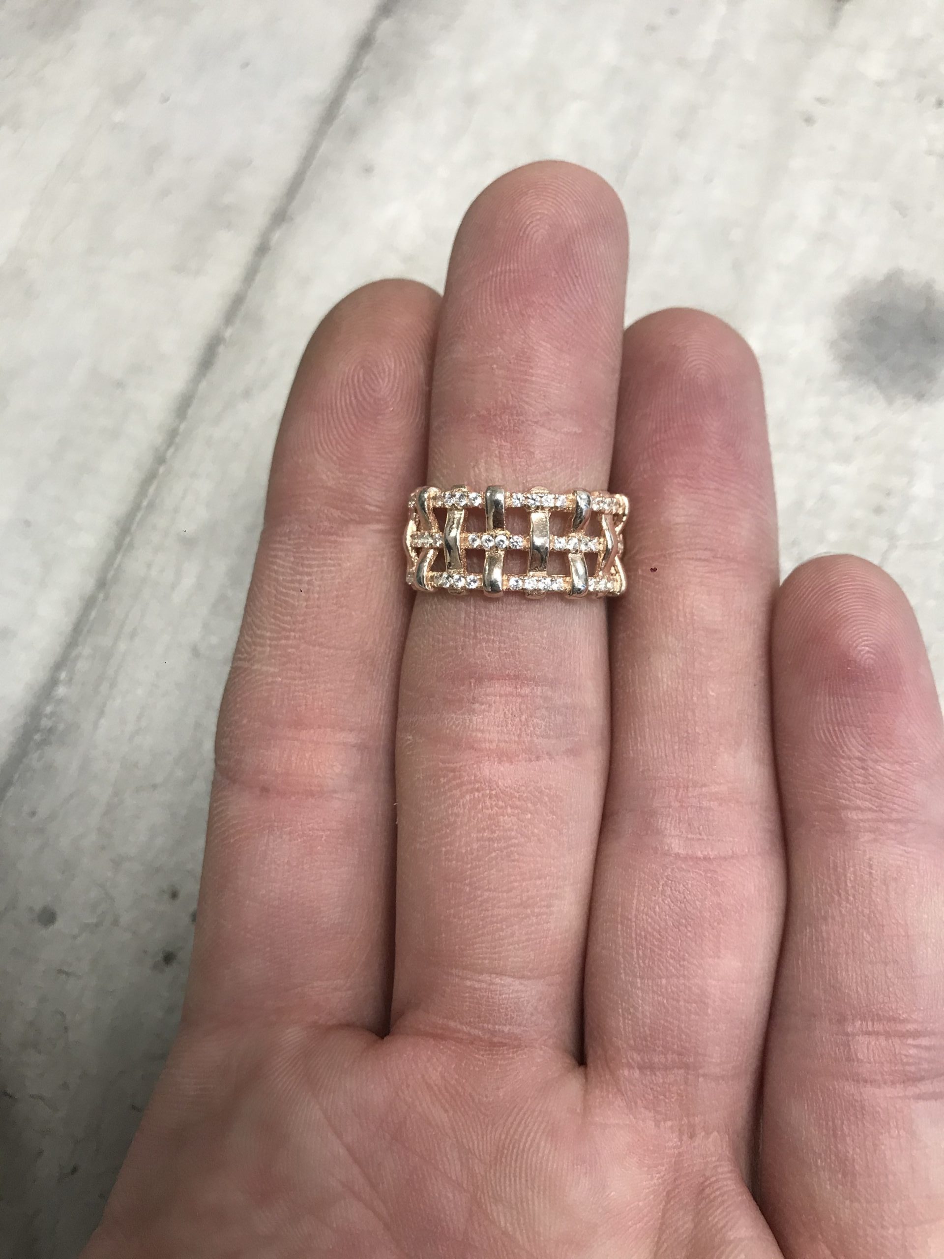 Ring Broderie in silver pink gold plated and set by zirconium