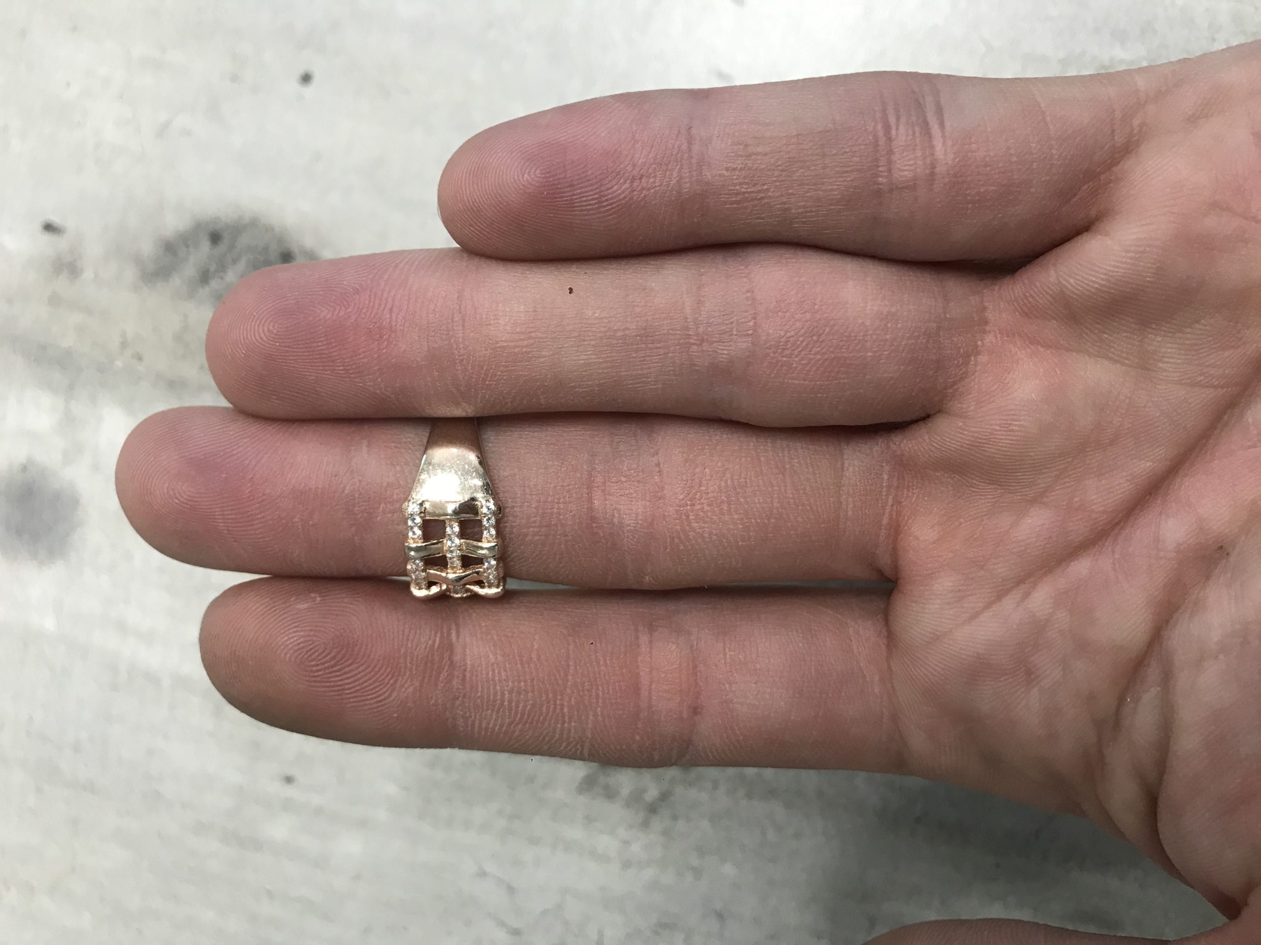 Ring Broderie in silver pink gold plated and set by zirconium